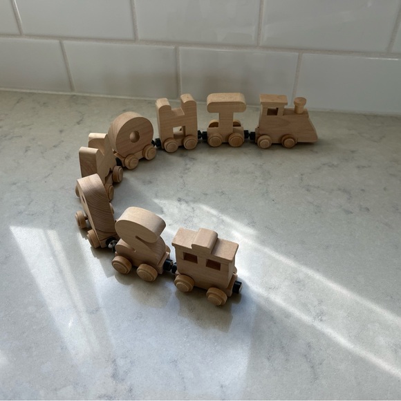 THOMAS Wooden Train Magnetic letters - Picture 9 of 11